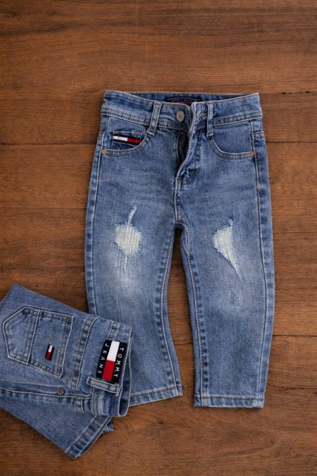 بنطلون تومي بيبي ل3سنين