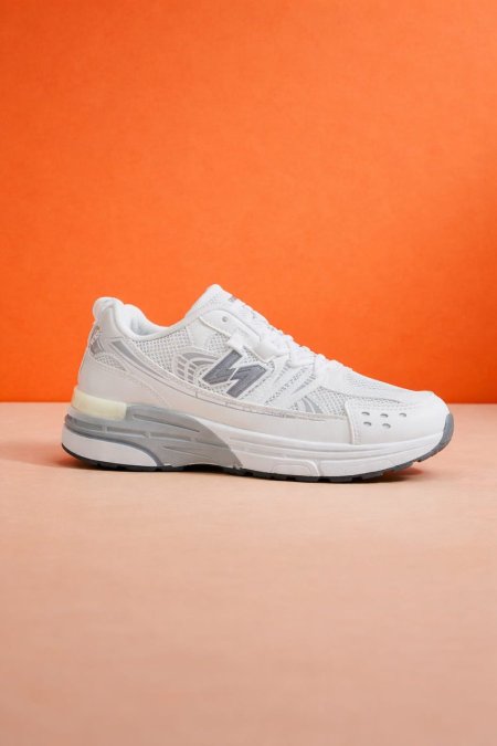 حذاء نيوبلنص