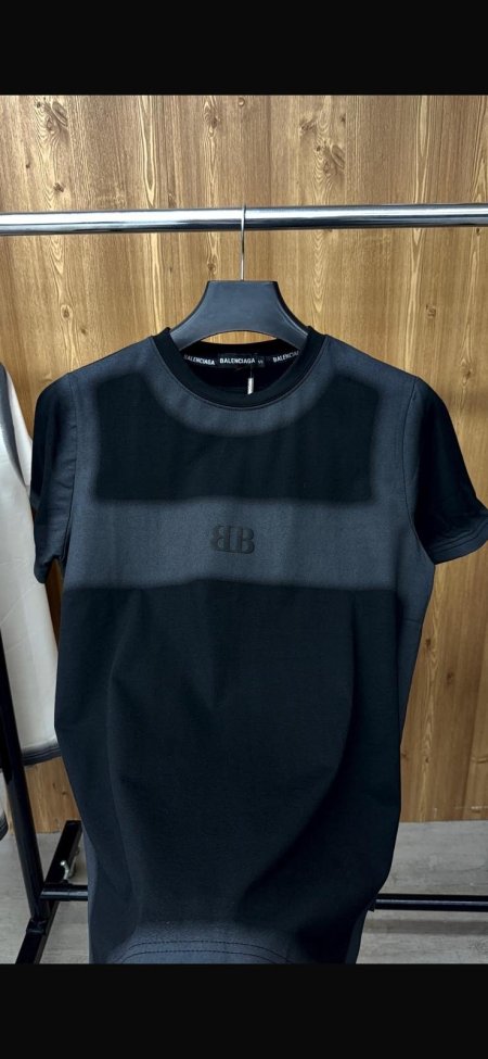بلوزة {BALENCIAGA}🔥