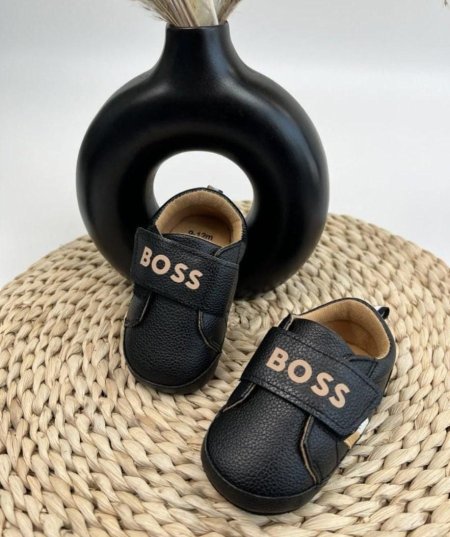 حذاء بوس بيبي