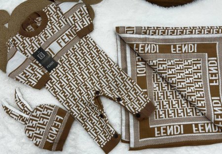 طقم فندي بيبي